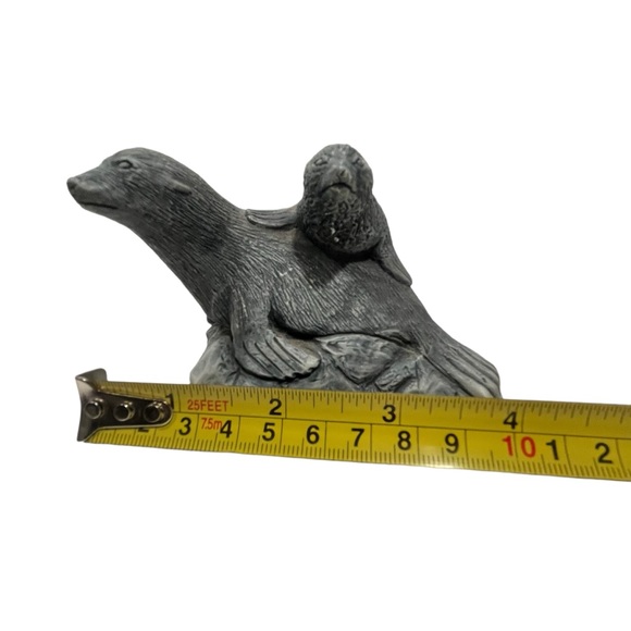 Seal and Pup Sculpture Made From Volcanic Ash - Picture 7 of 9